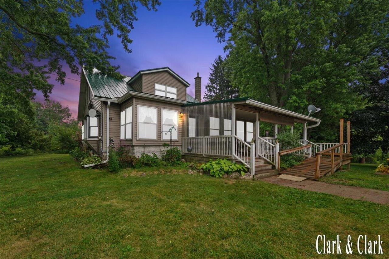 8727 N Amble Road, Howard City, MI 49329 Main Photo