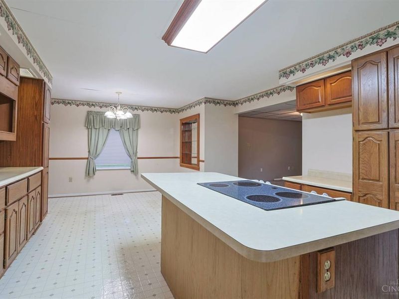 6051 Jerry Lee Drive, Milford, OH 45150 Photo 10