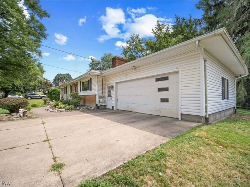 1700 Beryl Road, Akron, OH 44312 Photo 3