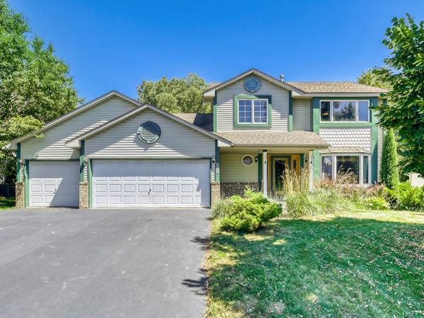 2477 Windsor Lane, Woodbury, MN 55125