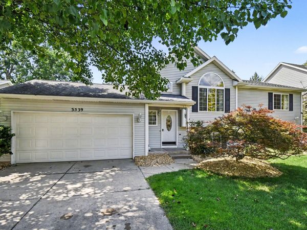 3539 Breton Valley Drive SE, Kentwood, MI 49512