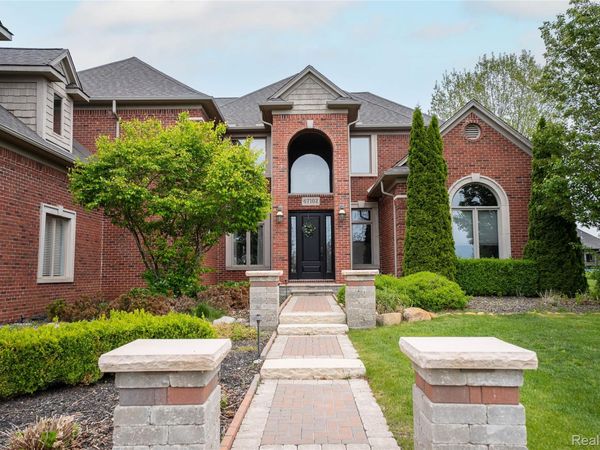 67102 Rachael Lane, Washington Township, Mi 48095