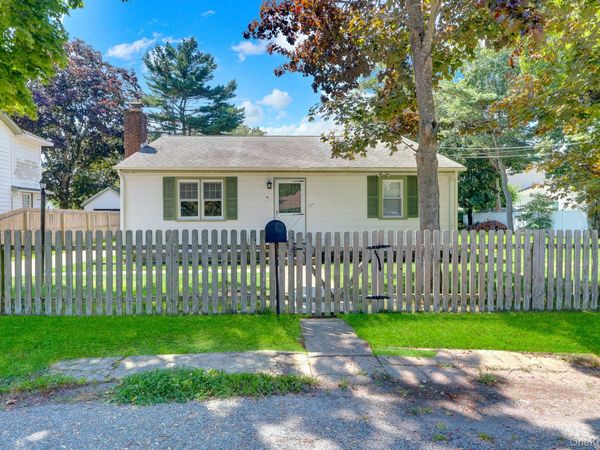 100 Lincoln Drive, Mastic Beach, NY 11951