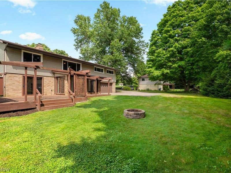 331 Mark Drive , Tallmadge, OH 44278 Photo 3