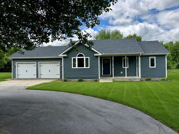 10852 N 100 E , Wheatfield, IN 46392