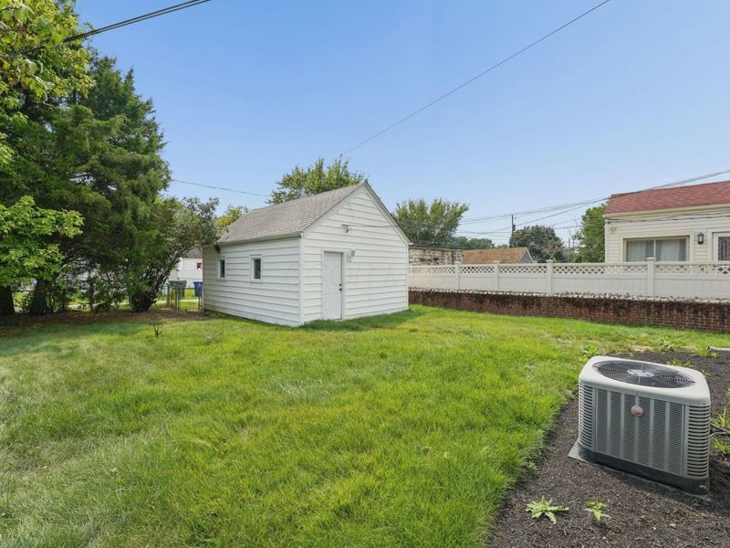 375 E Royal Forest Boulevard , Columbus, OH 43214 Photo 23
