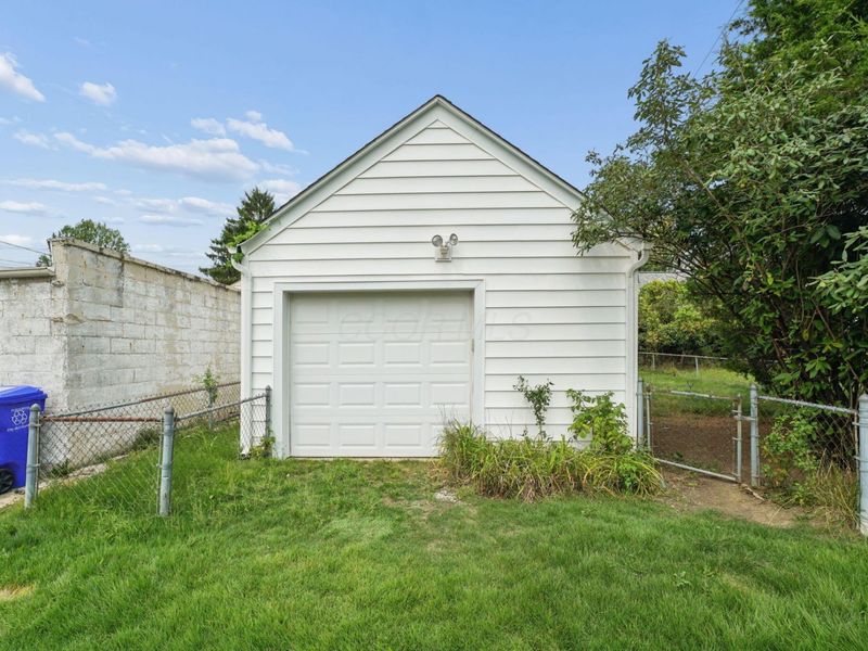 375 E Royal Forest Boulevard , Columbus, OH 43214 Photo 25