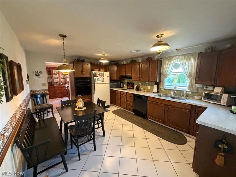 49261 S Park Circle , East Liverpool, OH 43920 Photo 12