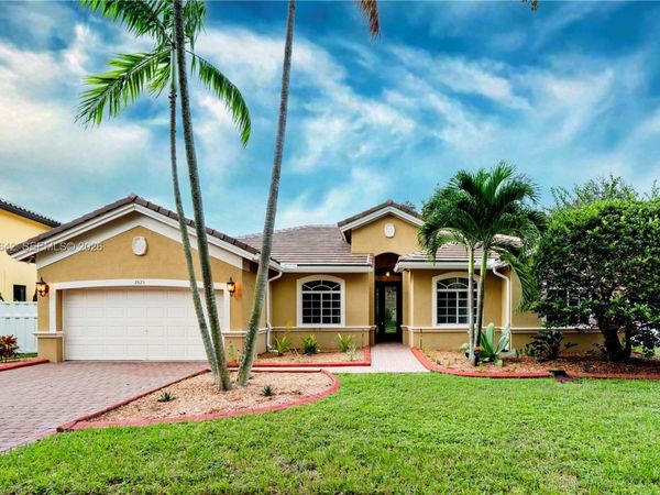 2823 Poinciana Cir, Cooper City, FL 33026