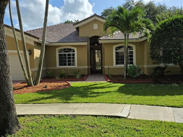 2823 Poinciana Cir , Cooper City, FL 33026