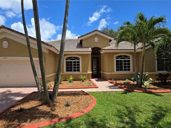 2823 Poinciana Cir , Cooper City, FL 33026