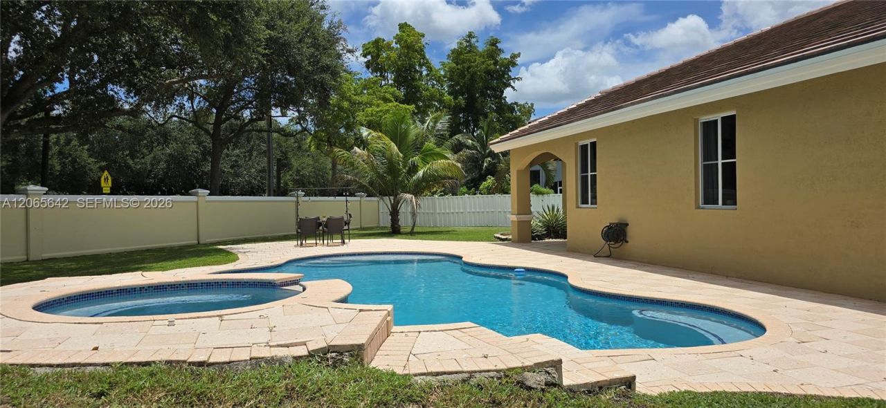 2823 Poinciana Cir, Cooper City, FL 33026 Photo