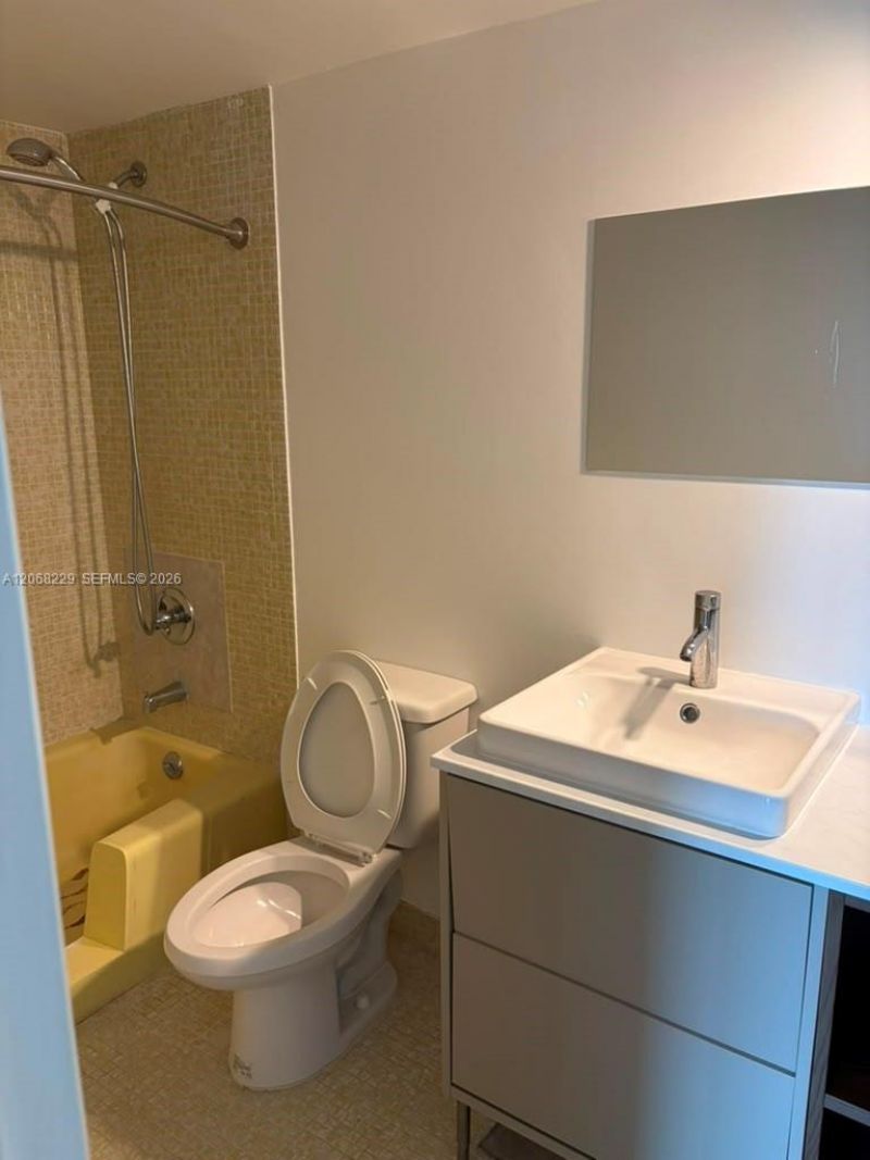 3050 N Palm Aire Dr , Unit 707, Pompano Beach, FL 33069 Photo
