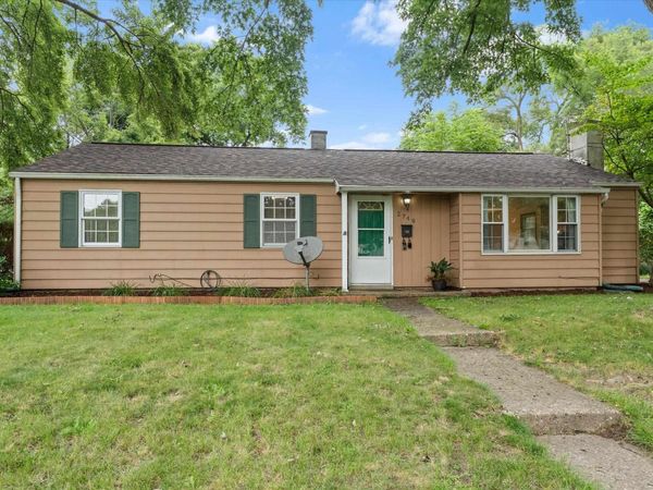 2740 Southeast Drive, South Bend, IN 46614