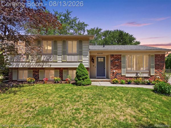 42150 Trinity Court, Sterling Heights, Mi 48313