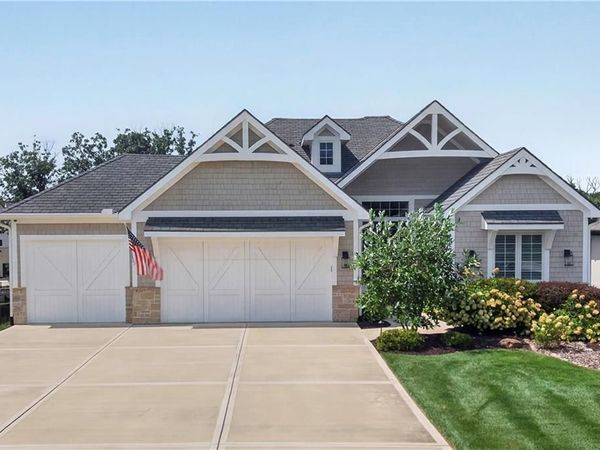 17 Buffalo Ridge Drive, Lake Winnebago, MO 64034