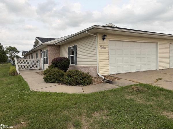 2903 B W Jefferson Avenue, Unit B, Fairfield, IA 52556
