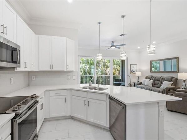 238 Indies DR E, Unit 201, NAPLES, FL 34114