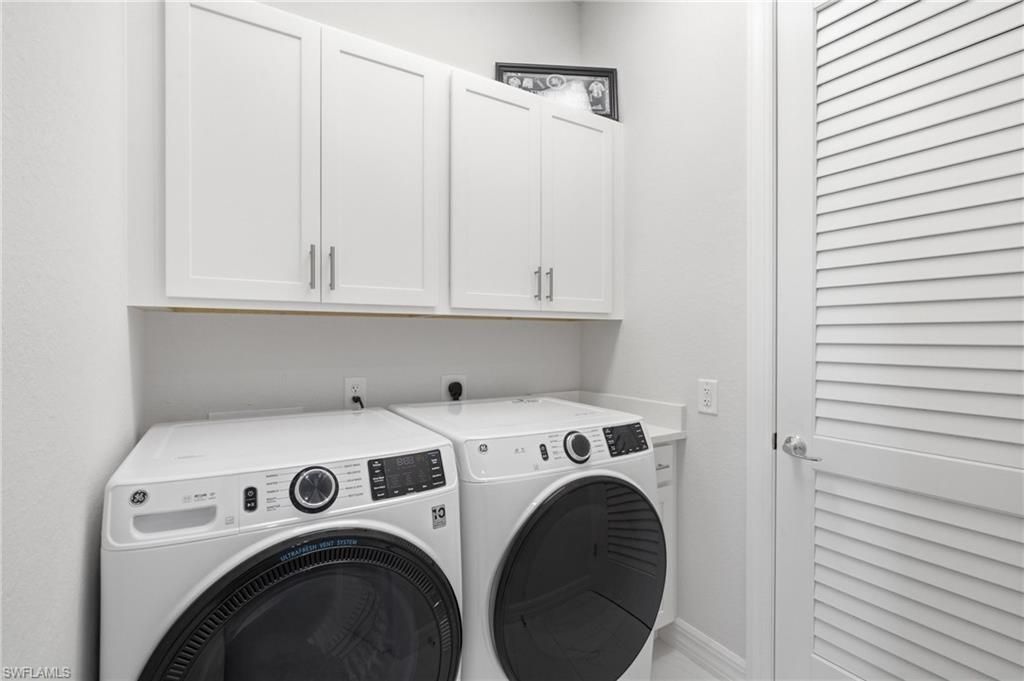 238 Indies Dr E, Unit 201, Naples, FL 34114 Photo