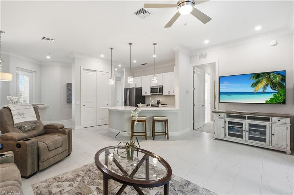 238 Indies Dr E, Unit 201, Naples, FL 34114 Photo