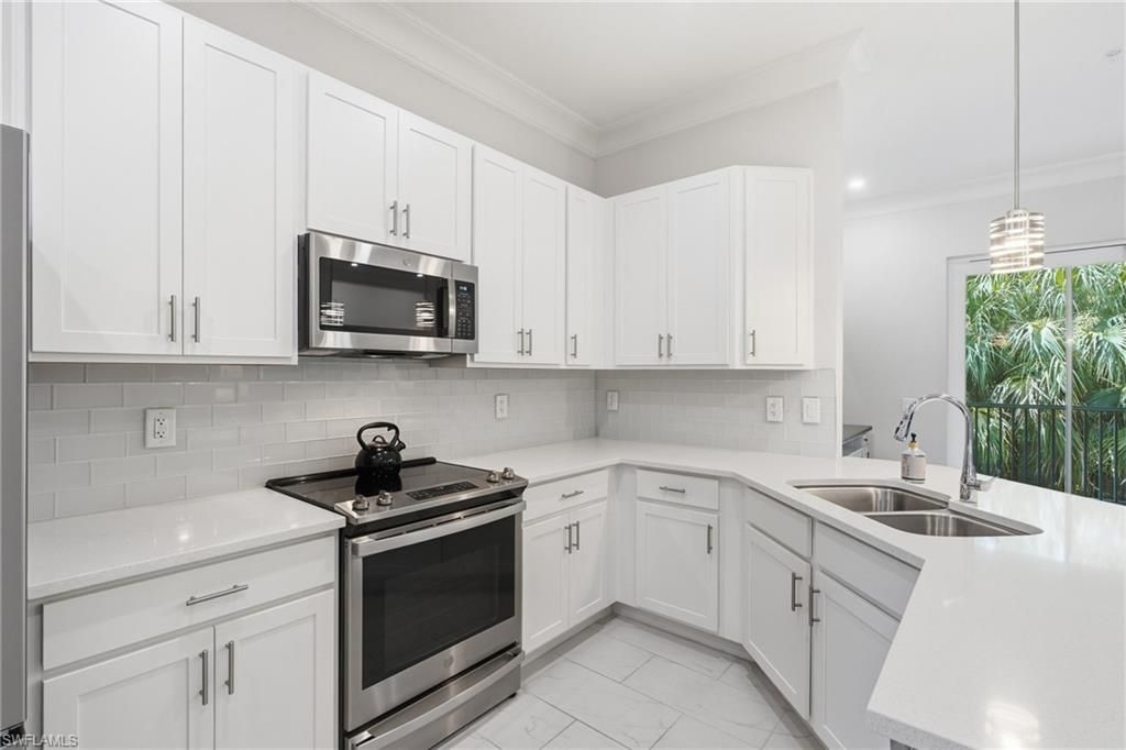 238 Indies Dr E, Unit 201, Naples, FL 34114 Photo