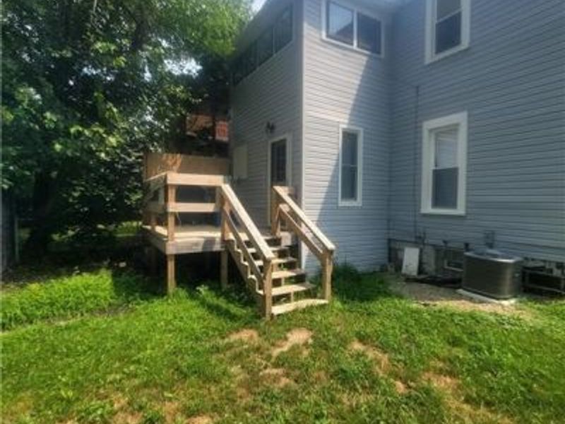 140 7th Street NW, Barberton, OH 44203 Photo 2