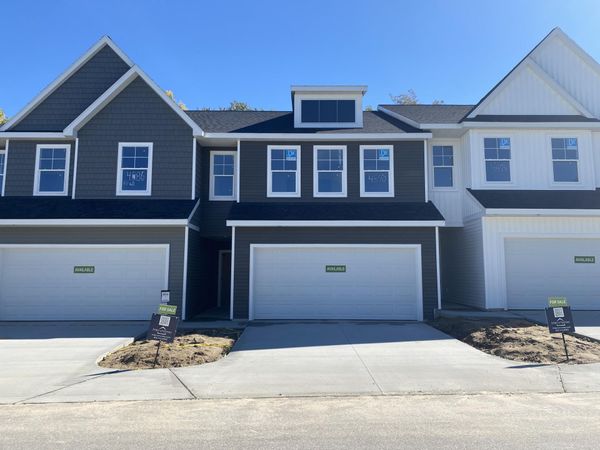 4890 Hidden River Avenue SW, Unit 61, Wyoming, MI 49418