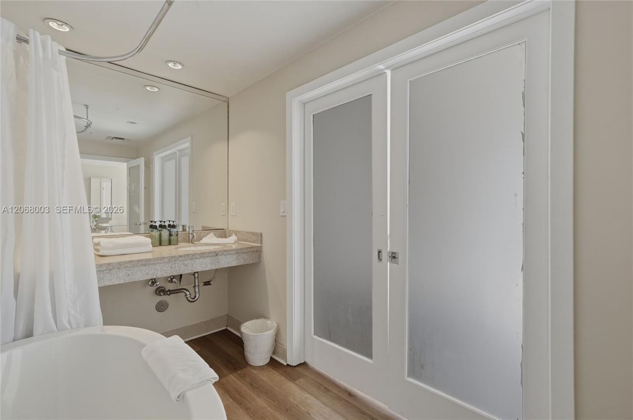 Please Call For Address, Unit D304, Miami Beach, FL 33139 Photo