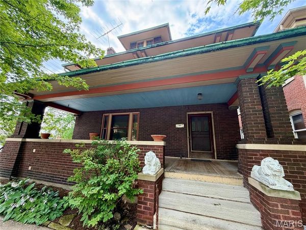 615 Center Street , Hannibal, MO 63401
