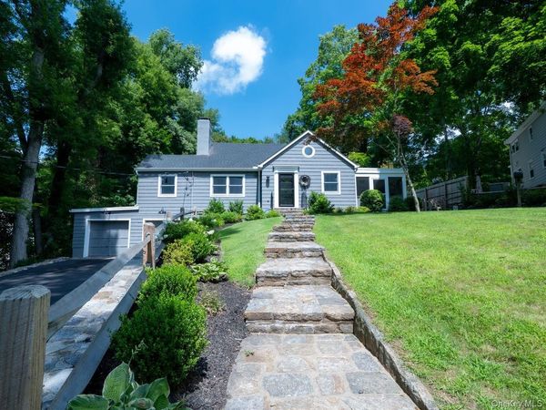 23 Salem Road , Chappaqua, NY 10514