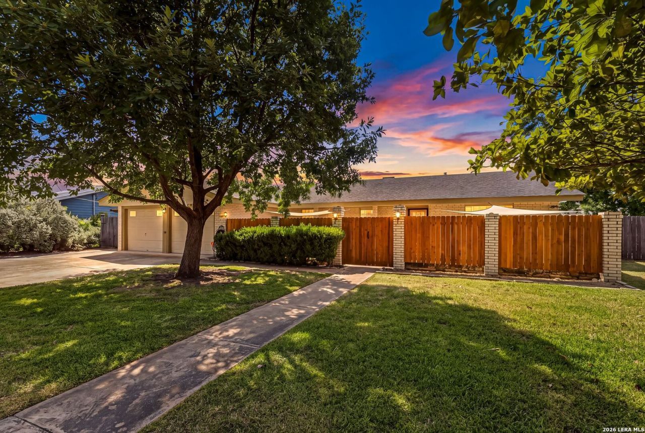 1310 Tulip Ln, New Braunfels, TX 78130 Main Photo