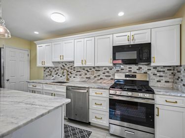 102 LINCOLN AVENUE, COLLINGDALE, PA 19023