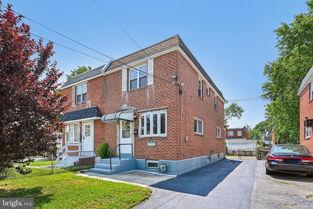 102 LINCOLN AVENUE, COLLINGDALE, PA 19023