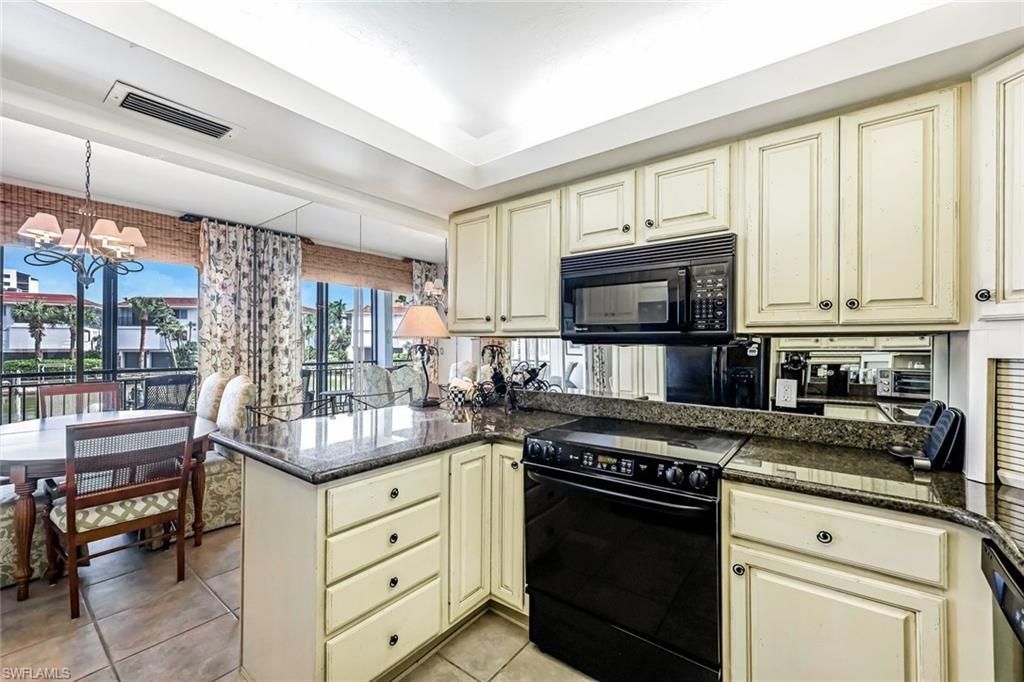 2216 Gulf Shore Blvd N, Unit R3, Naples, FL 34102 Photo