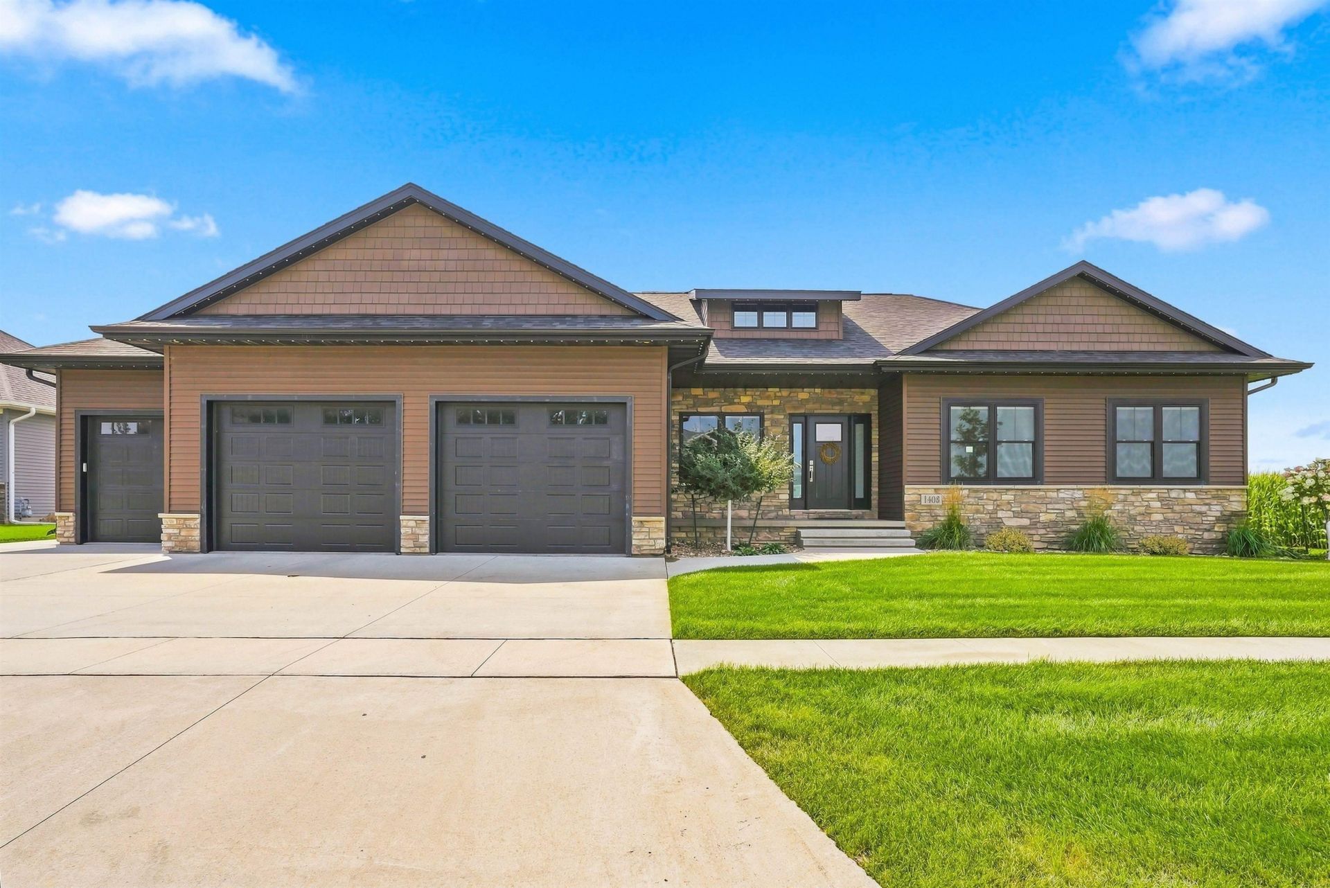 1403 Green Creek Road, Cedar Falls, IA 50613 Main Photo