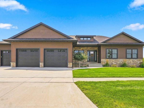 1403 Green Creek Road, Cedar Falls, IA 50613