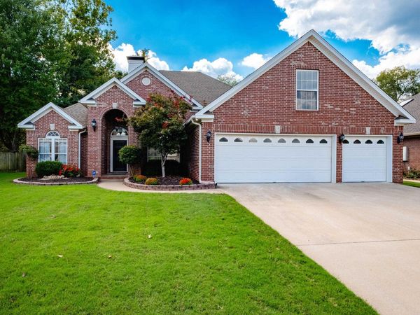 131 Hidden Valley Loop , Maumelle, AR 72113