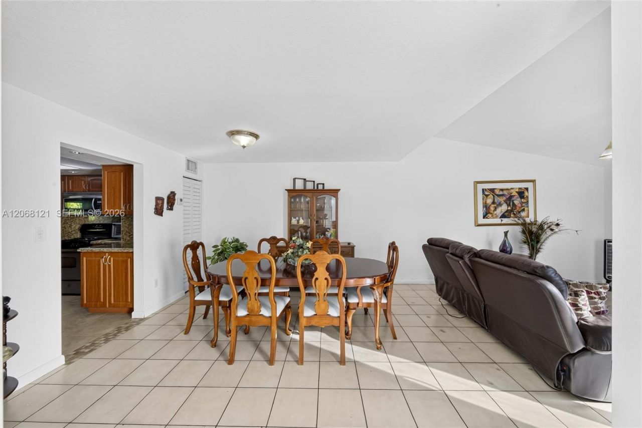 11352 SW 69th Ter, Miami, FL 33173 Photo
