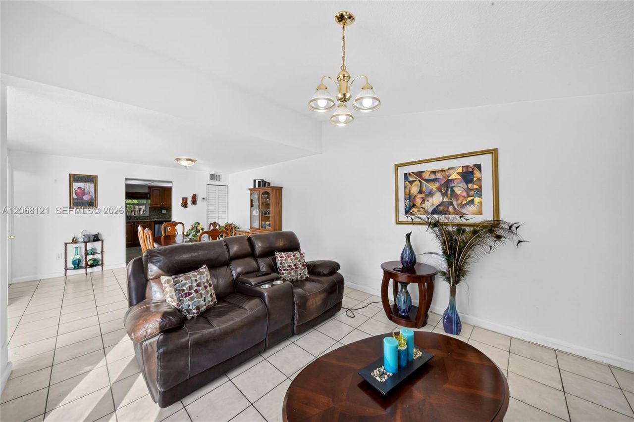 11352 SW 69th Ter, Miami, FL 33173 Photo