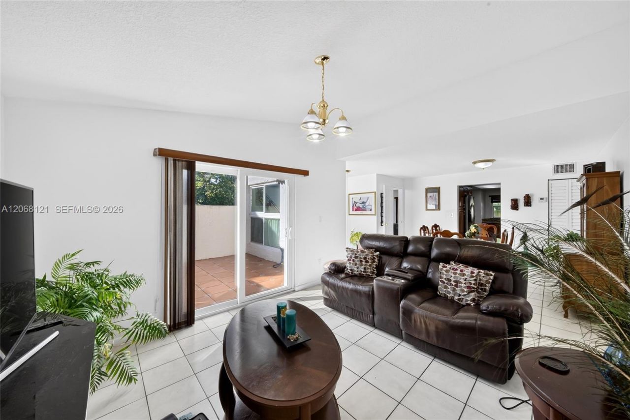 11352 SW 69th Ter, Miami, FL 33173 Photo