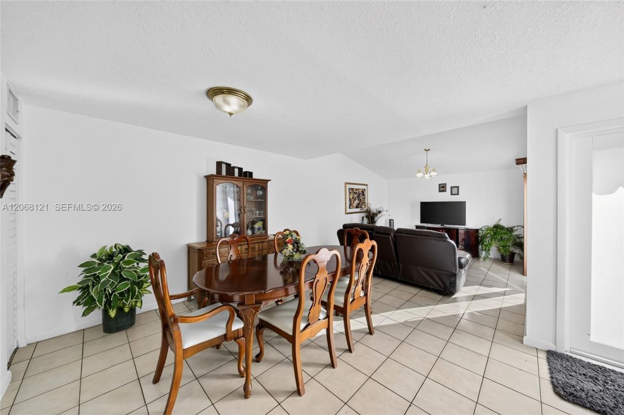 11352 SW 69th Ter, Miami, FL 33173 Photo