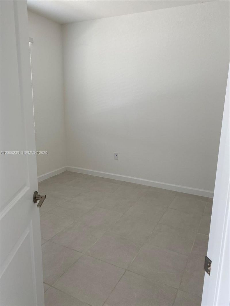 20696 NE 7th Pl, Unit 20696, Miami, FL 33179 Photo