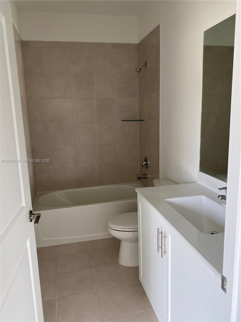 20696 NE 7th Pl, Unit 20696, Miami, FL 33179 Photo