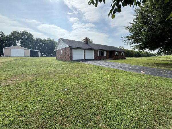 17722 Lawrence 1200 , Aurora, MO 65605