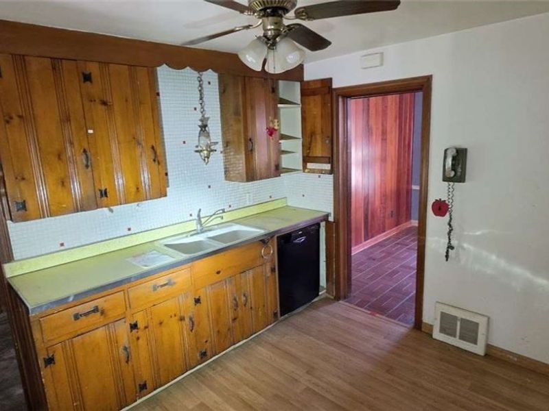 1111 Gordon Road , Lyndhurst, OH 44124 Photo 10