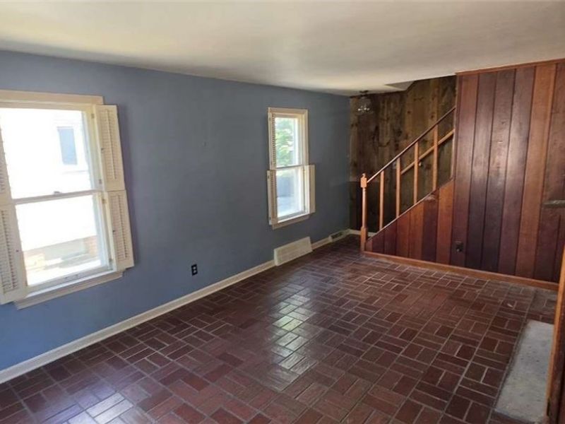 1111 Gordon Road , Lyndhurst, OH 44124 Photo 6