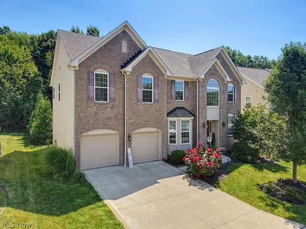 3413 Stillwood Boulevard , Stow, OH 44224