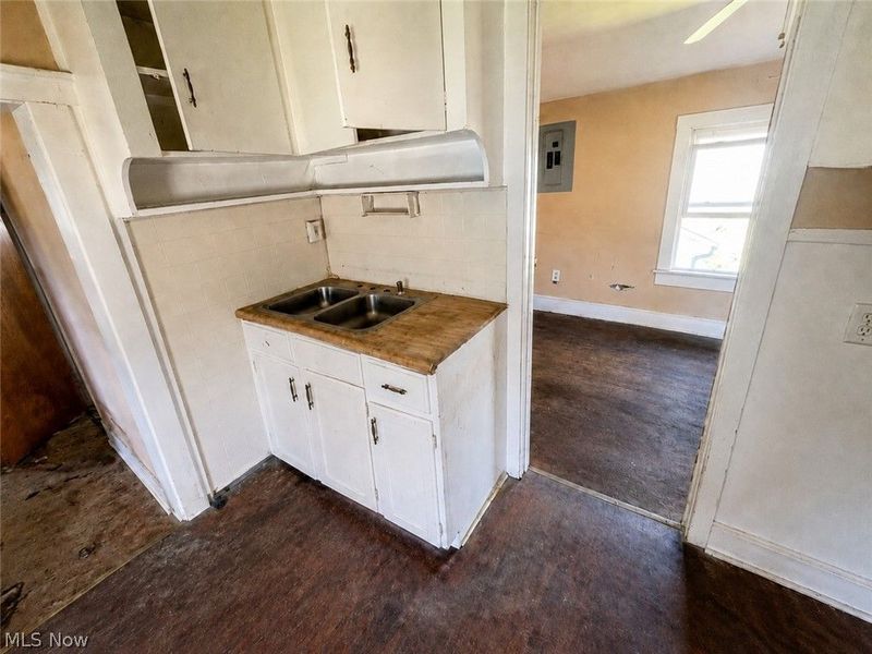 1902 Rowley Avenue, Cleveland, OH 44109 Photo 6