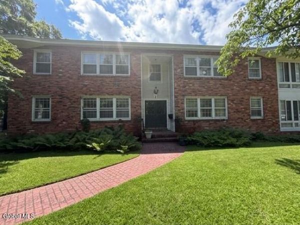 3 Minnowbrook Avenue, Unit Apt A, Delmar, NY 12054