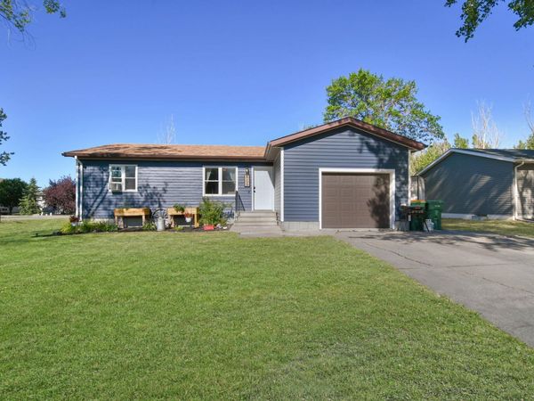 509 4th Street E, Horace, ND 58047
